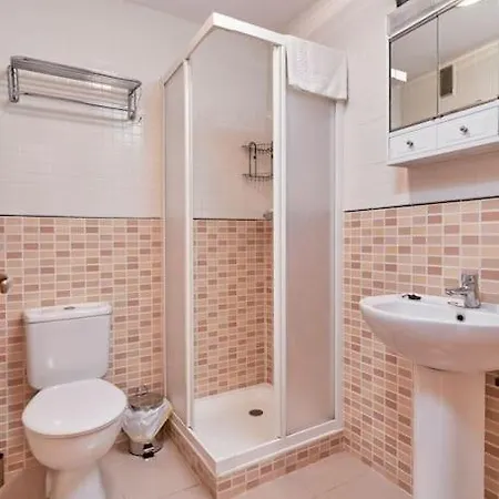 2 Bedroom Modern Apartment, *