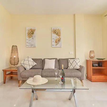 Lejlighed 2 Bedroom Modern Apartment,