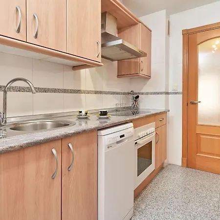 2 Bedroom Modern Apartment, Lejlighed *